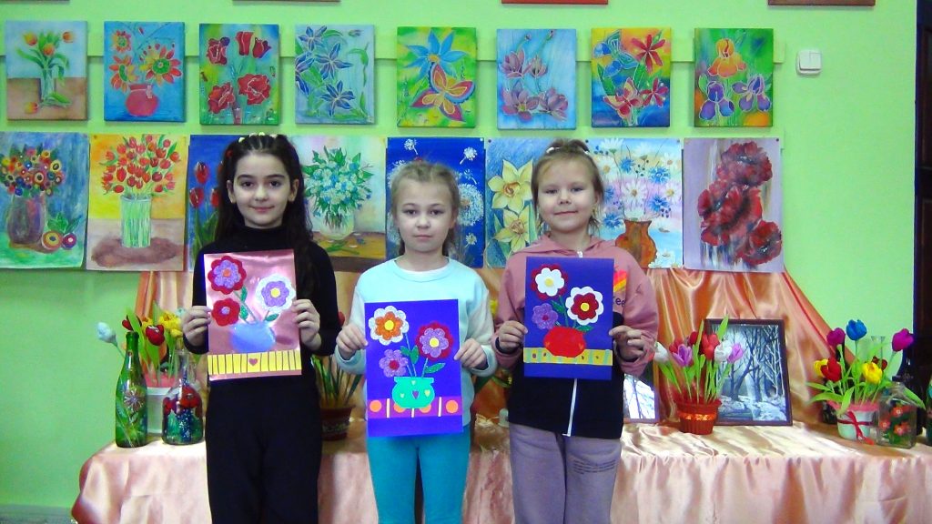 Как отпраздновать 8 марта в школе: идеи, конкурсы и подарки для девочек